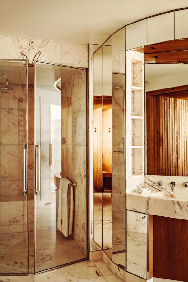 © Benoit Linero © Benoit Linero